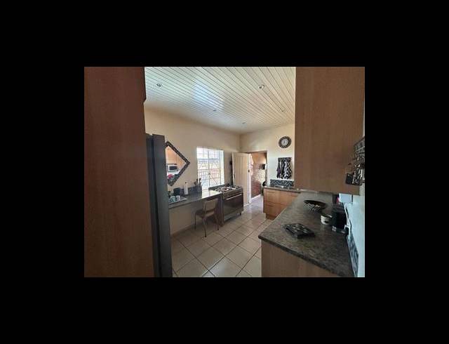 3 BEDROOM HOUSE FOR SALE IN SOUTH HILLS